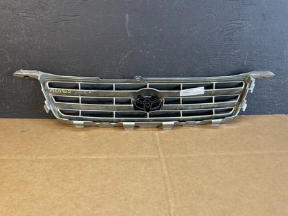 2000 to 2001 Toyota Camry Grille Chrome Shell w/ Black Insert AE08123