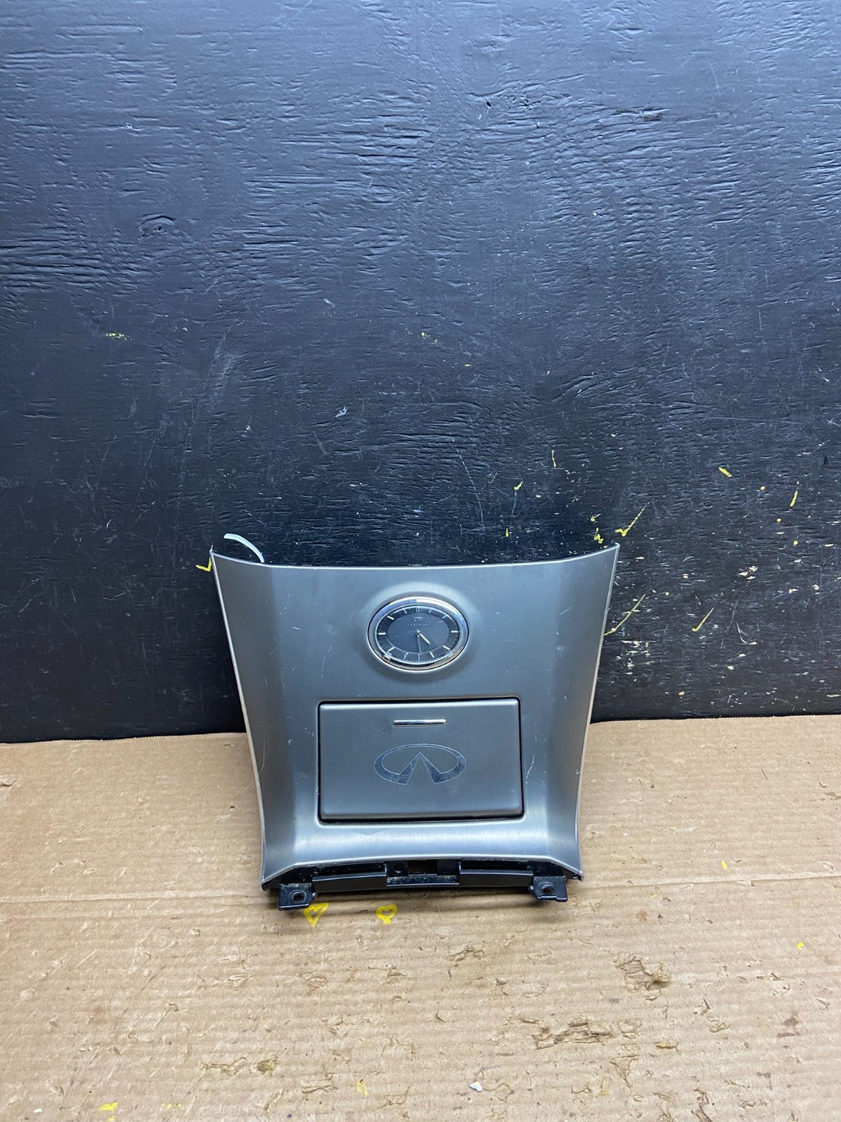 2006 2007 2008 Infiniti Fx35 Center Console Clock Storage Bezel OEM W3411 DG0
