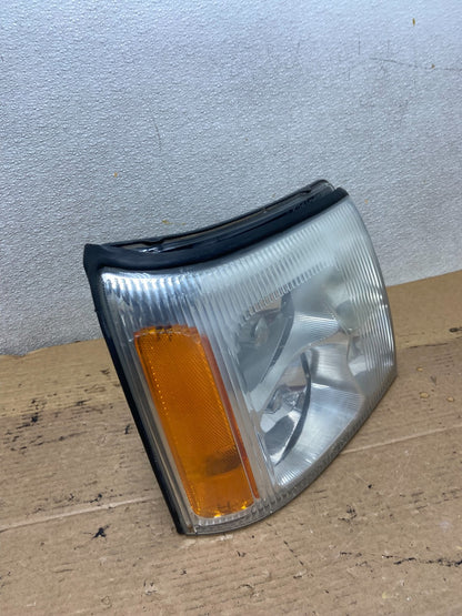 2002-2006 Cadillac Escalade Right Passenger Side Xenon HID Headlight Oem AB52832