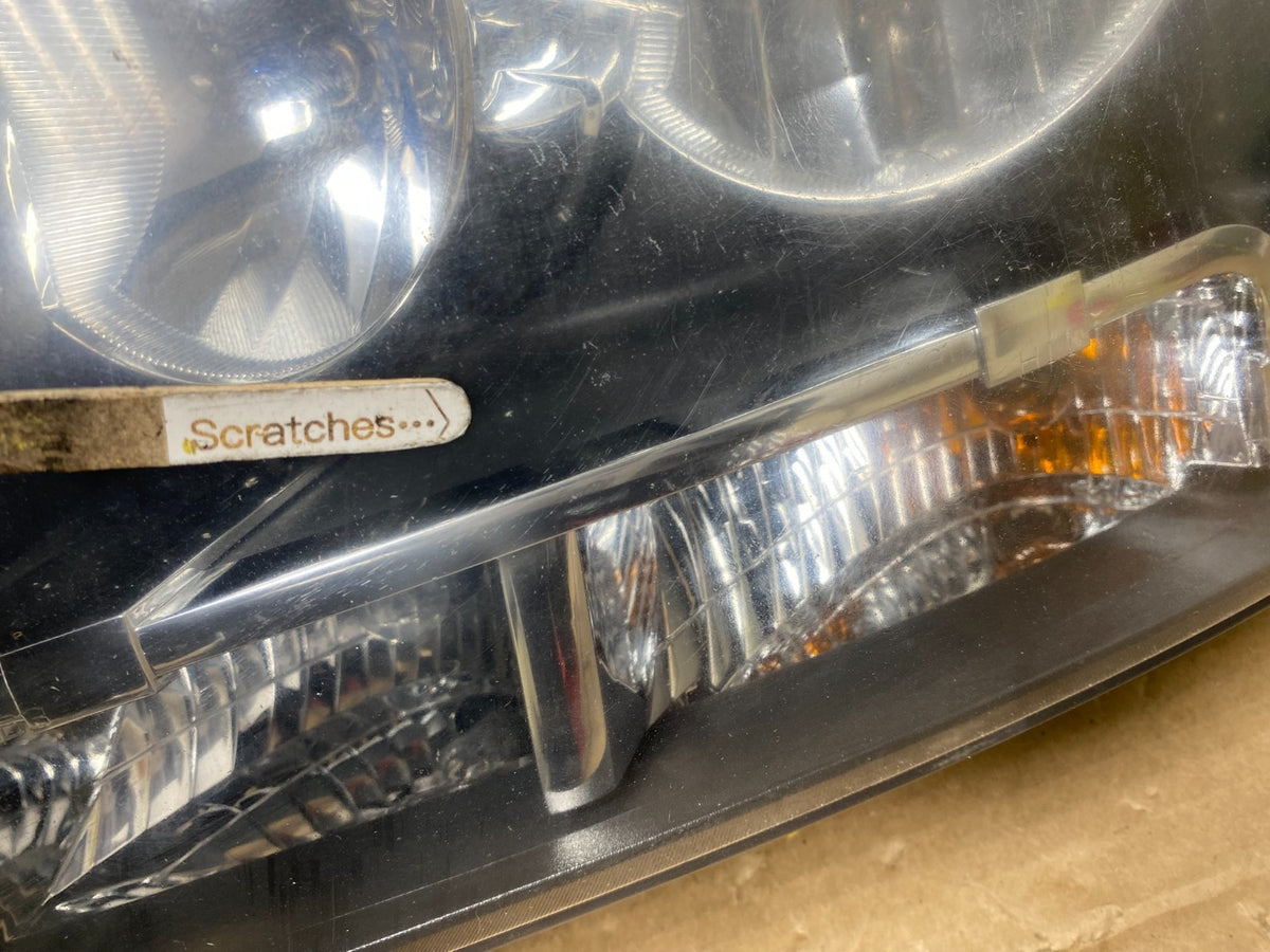 2007 to 2013 Chevrolet Suburban Tahoe Left+Right Set Headlights AH8163 DW4