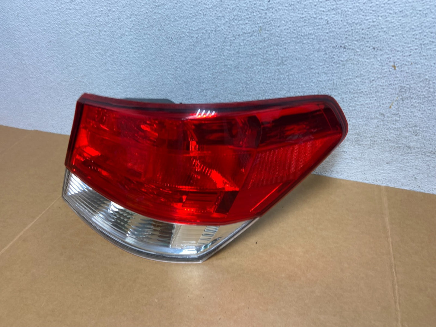 2010 to 2014 Subaru Legacy Right Passenger Rh Side Tail Light AD8868 DW1