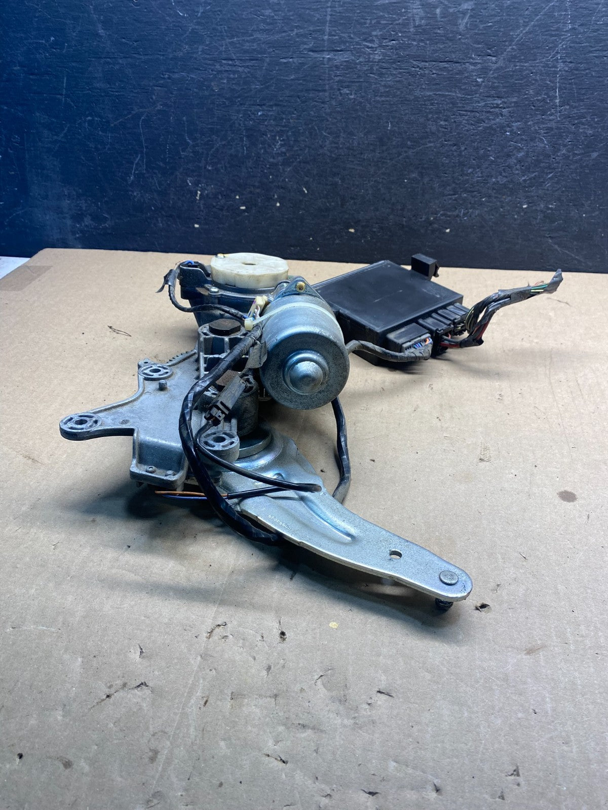 2007 - 2008 Cadillac Chevy GMC Rear Liftgate Door Control Module ag3888 DG1