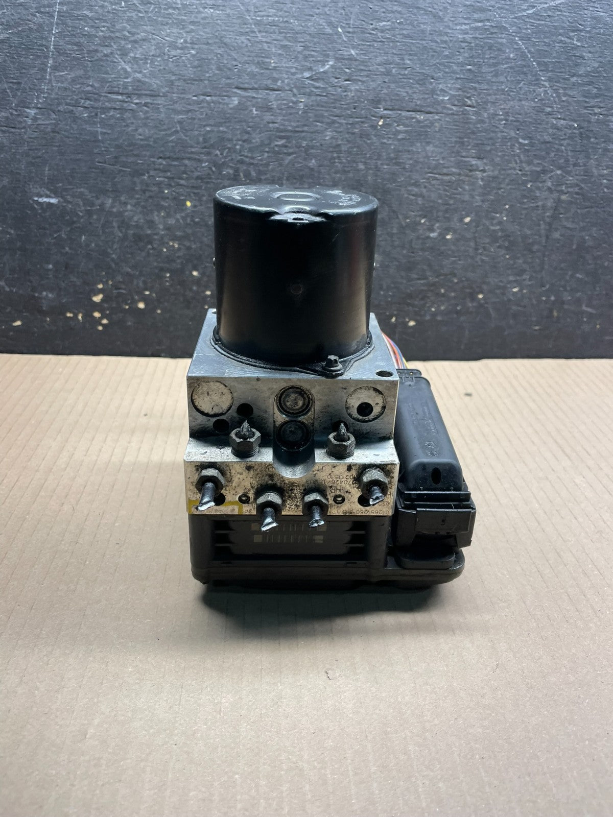 2008 to 2010 BMW 5-Series ABS Anti-Lock Brake Pump 3451 6774679-01 OEM x0625 DG0