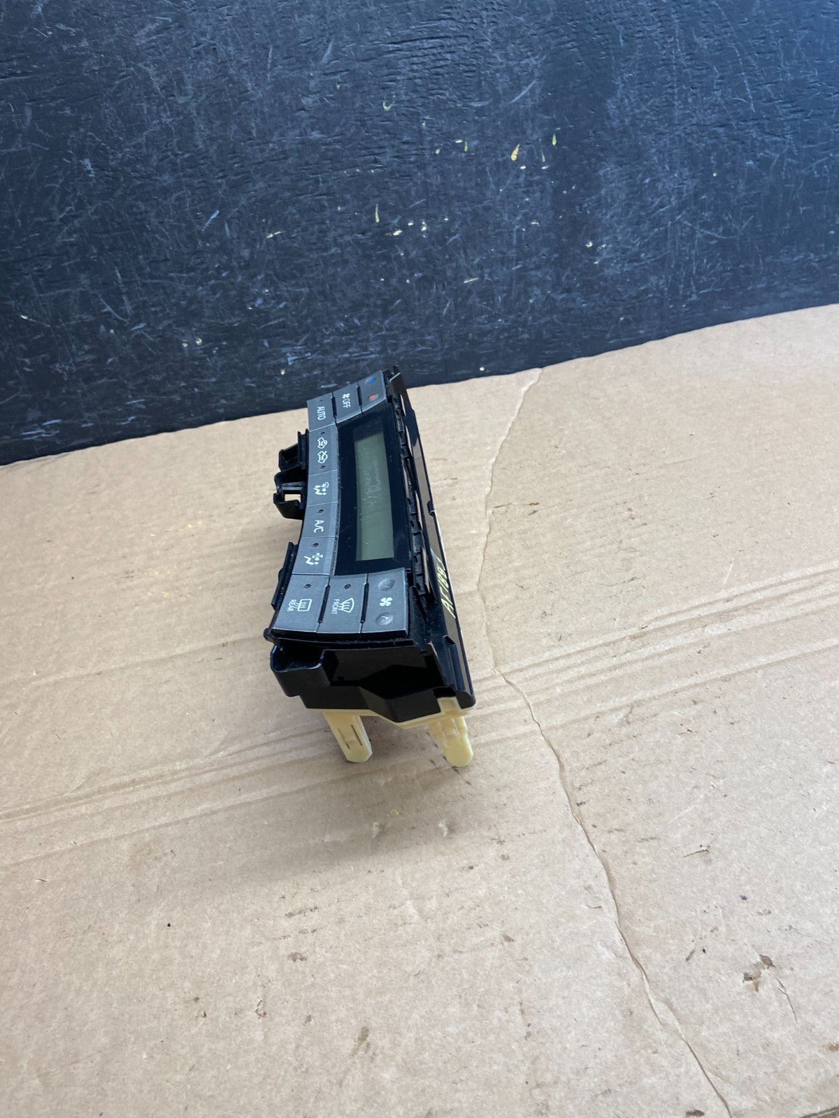 2010 to 2015 Toyota Prius A/C Heater Climate Control Unit Switch af1883 DG2
