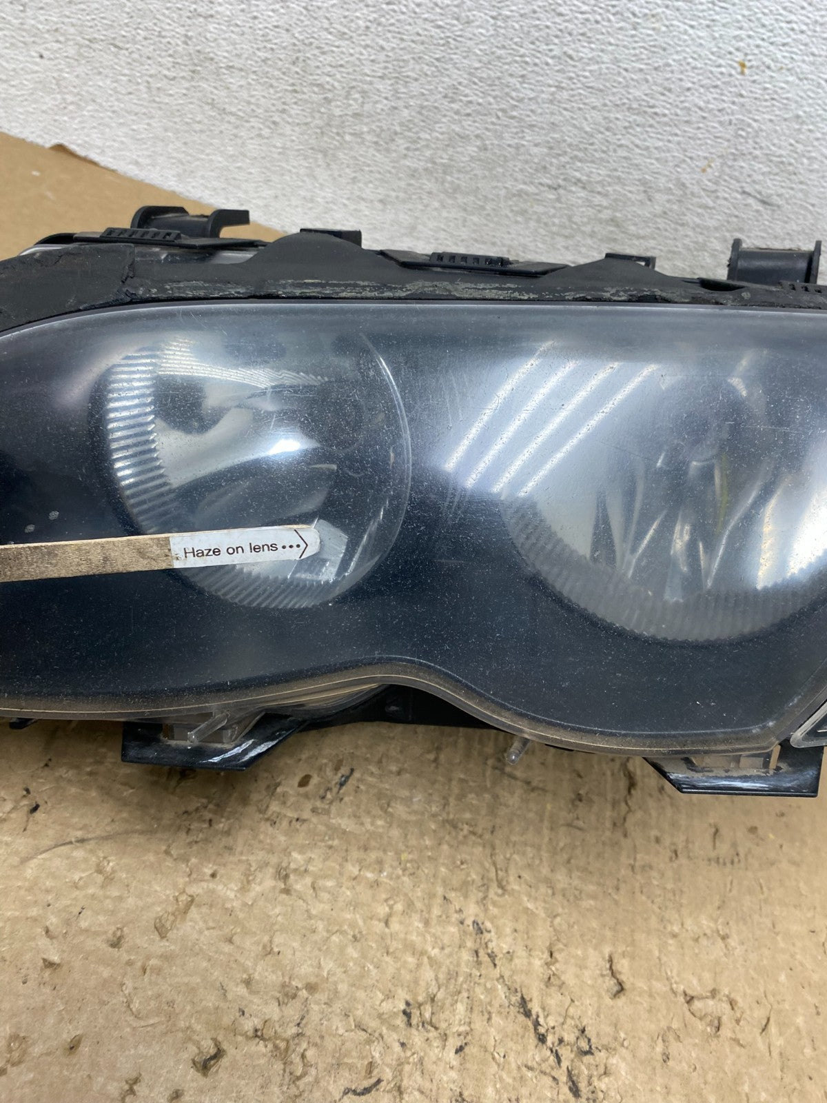 2002 to 2005 BMW 3 E46 Sedan Left Driver Halogen Headlight AF8416 DW4