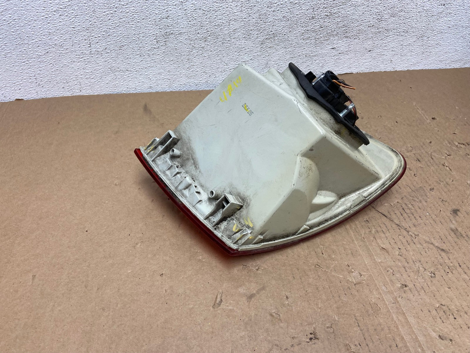 2005 2006 2007 Volkswagen Jetta Right Passenger Rh Side Tail Light AD8019 LK7