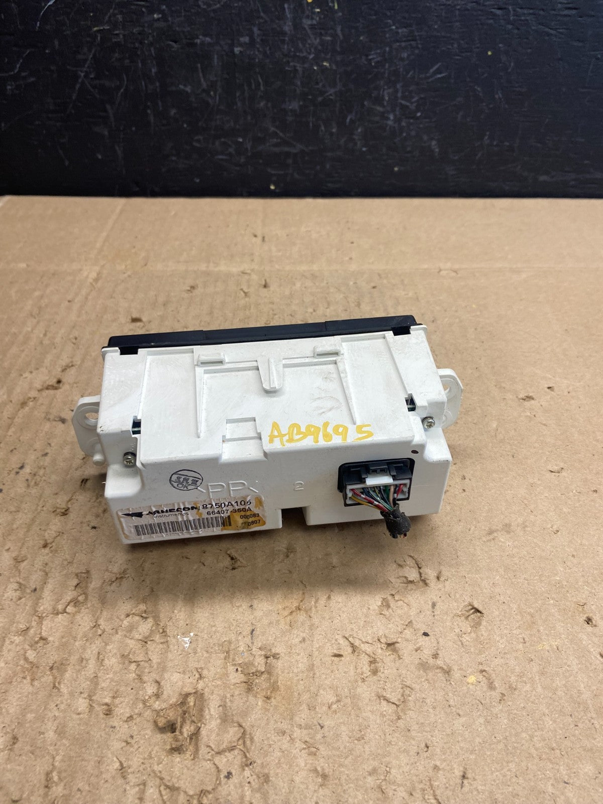 2008 - 2012 Mitsubishi Galant Dash Information Display Screen Clock AB9695 DG3
