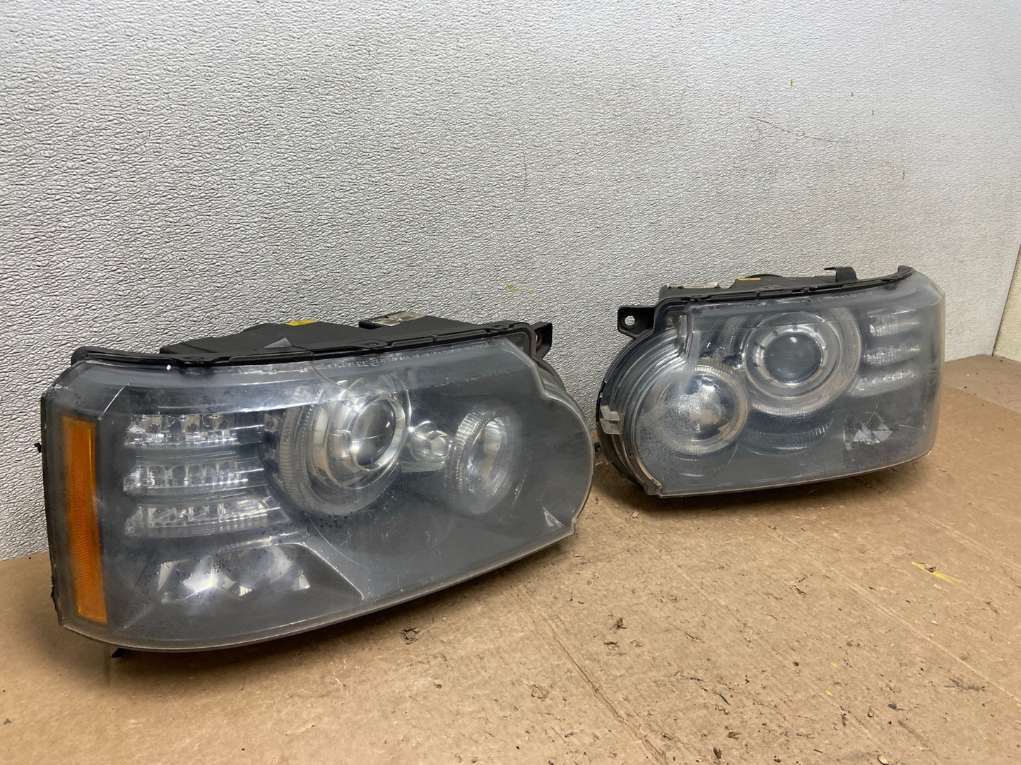 2010 - 2012 Land Rover Range Rover L322 Left+Right Xenon Hid Headlights AA41242