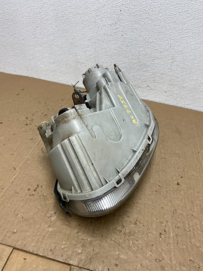 2002-2005 Hyundai Sonata Right Passenger Headlight Halogen AC7250 DW9