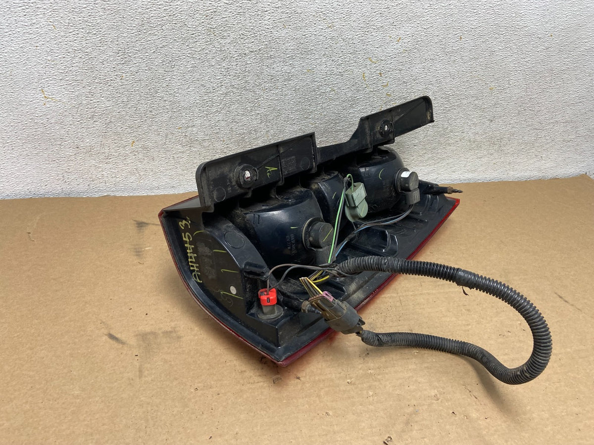 2008-2014 Chevrolet Tahoe Suburban Driver Lh Left Side Tail Light AH4453 DW5