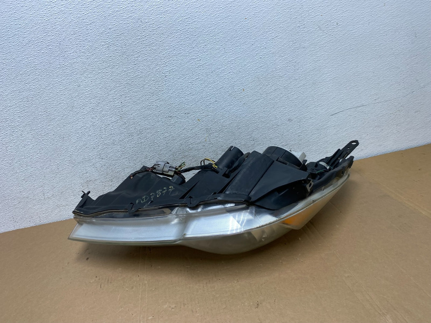 2010-2012 Subaru Legacy Outback Right Passenger Headlight AD7877 DW7