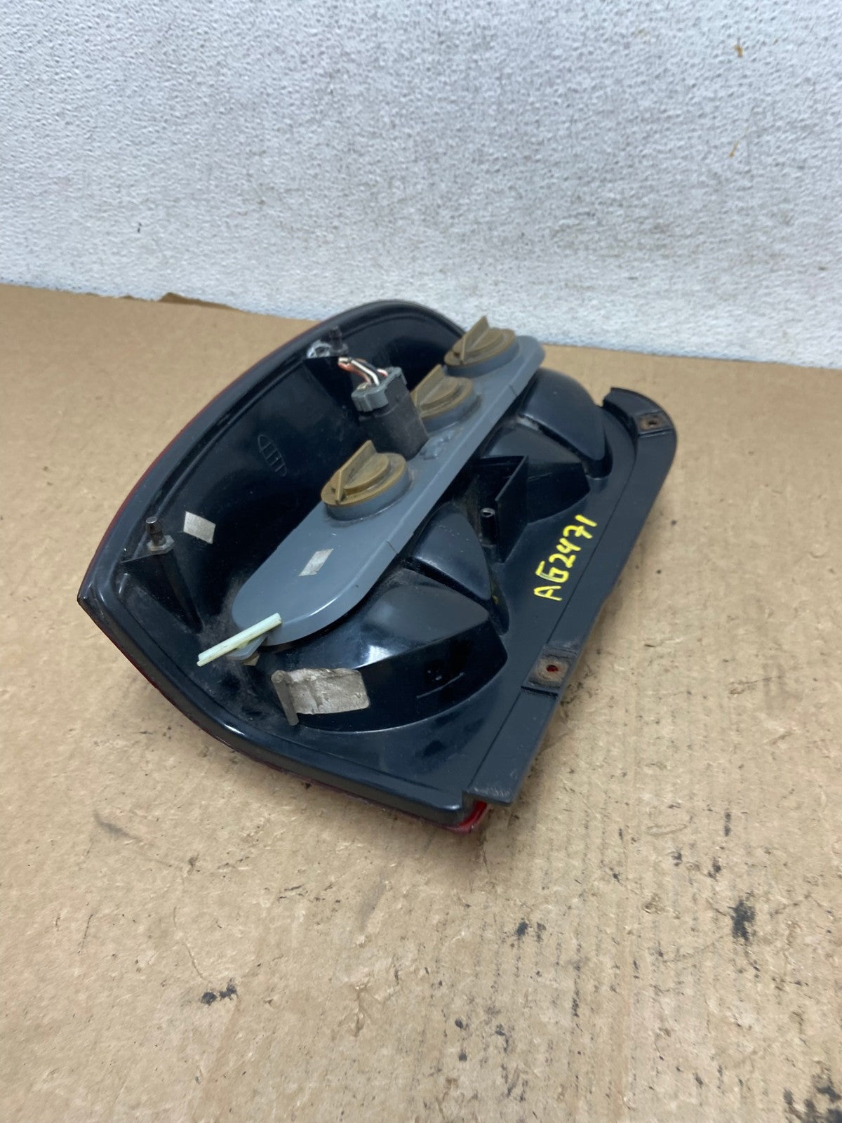 2005 2006 2007 Jeep Liberty Right Passenger Rh Side Tail Light AG2471 LK5