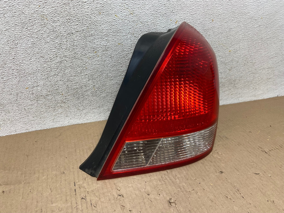 2001 2002 2003 Hyundai Elantra Right Passenger Rh Tail Side Light AH5889 LK1