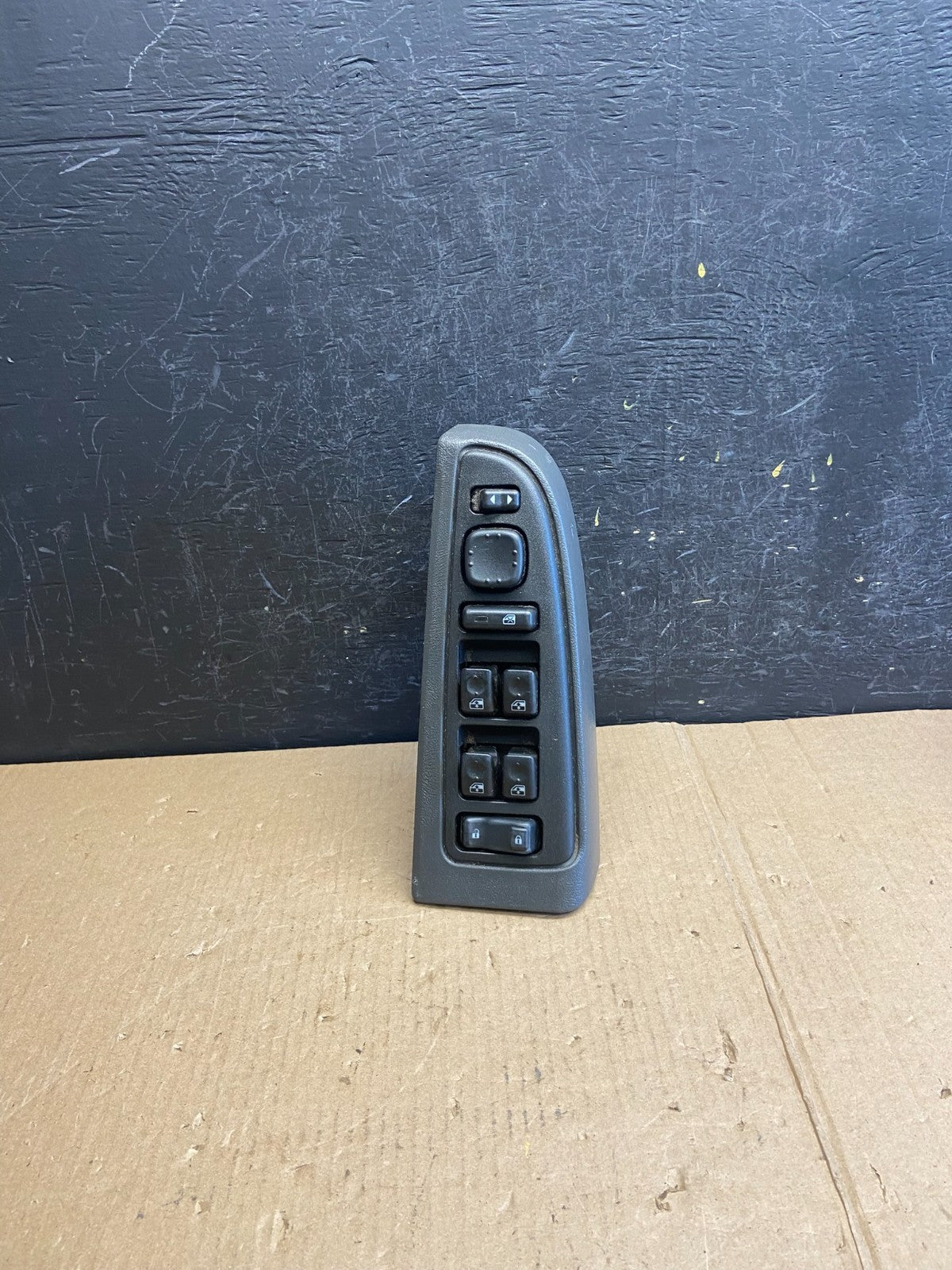 2003-2006 Chevrolet Silverado Driver Side Master Window Switch AE3812 DG0
