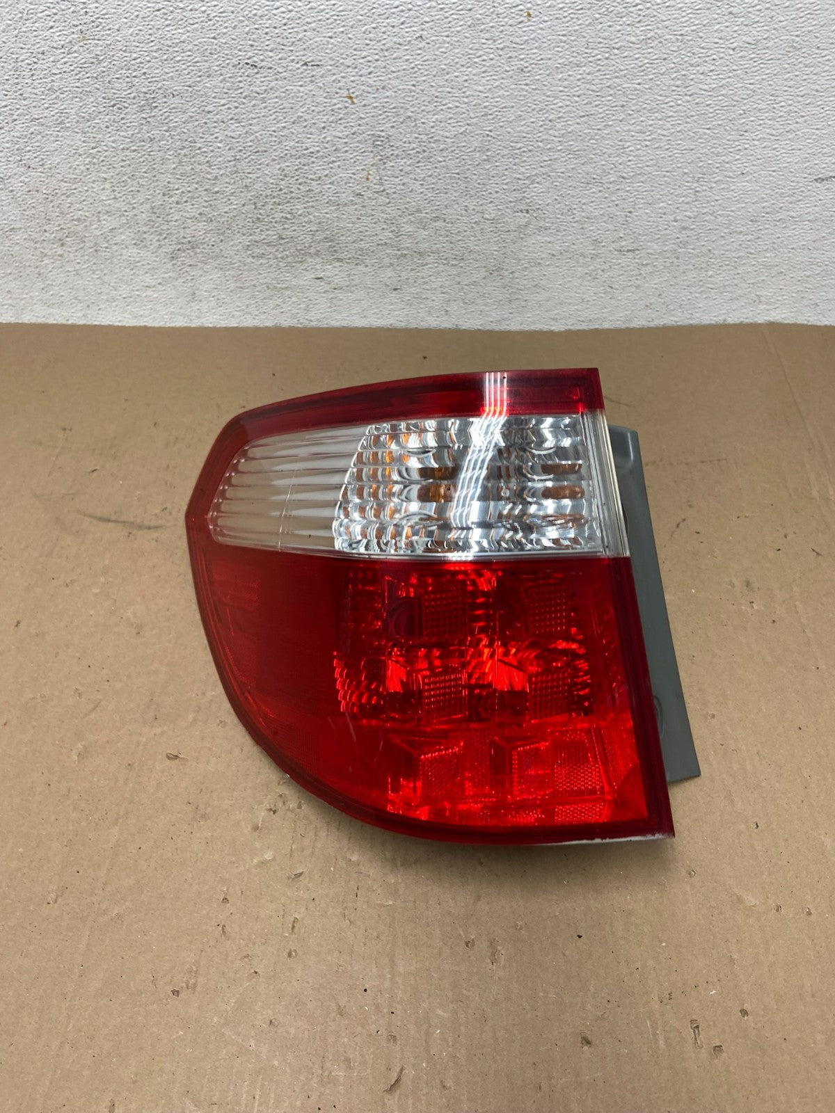2005 2006 2007 Honda Odyssey Left Driver LH Side Tail Light AD6482 DW0
