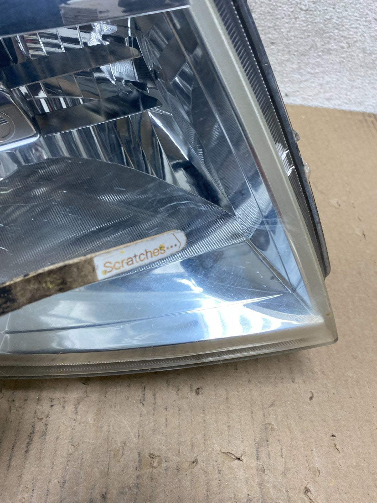 2008 to 2011 Mercury Mariner Right Passenger RH Side Halogen Headlight AJ2105 DW3