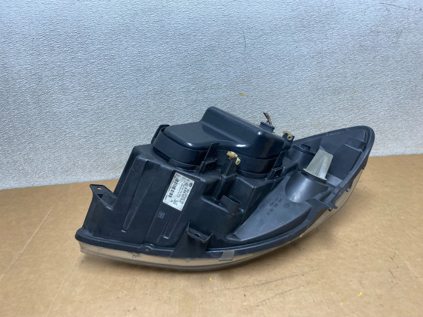 2007 to 2013 Mercedes Sprinter Headlight Left Driver Side Halogen Oem X3857 DW7
