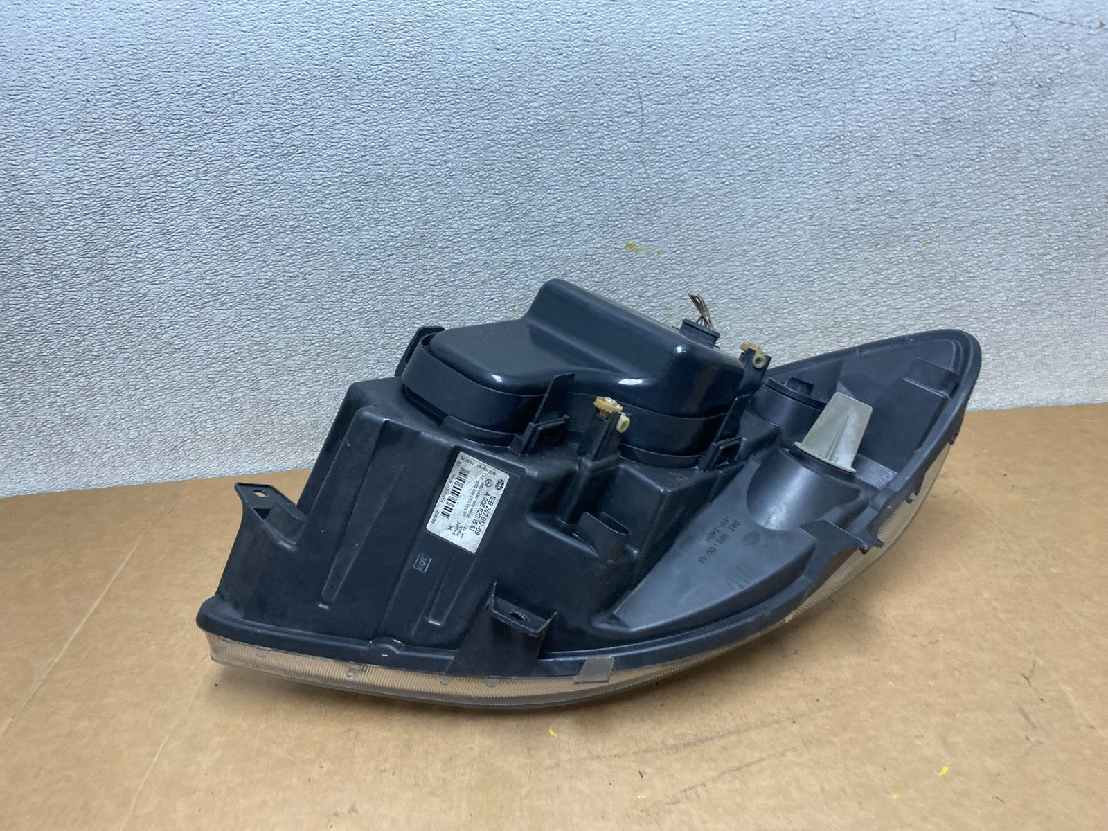 2007 to 2013 Mercedes Sprinter Headlight Left Driver Side Halogen Oem X3857 DW7