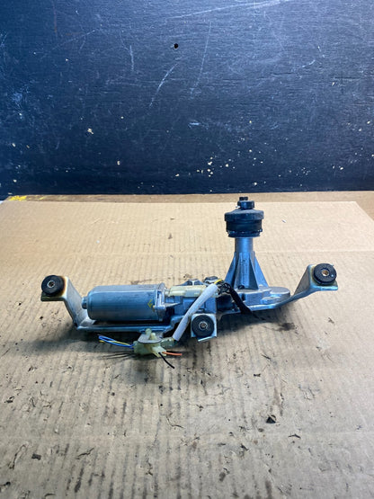 2003 to 2005 Subaru Forester Rear Wiper Motor 86510SA070 Z4777 PS3