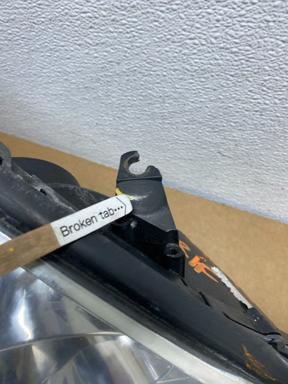 2006 to 2010 Toyota Sienna Right Passenger Rh Side Headlight XENON AC2960 DW5
