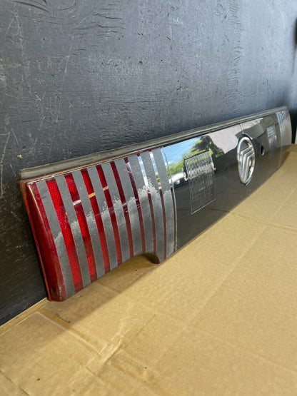 1992 1993 1994 Mercury Grand Marquis Trunk Lid Center Tail Light AC9679 DG2
