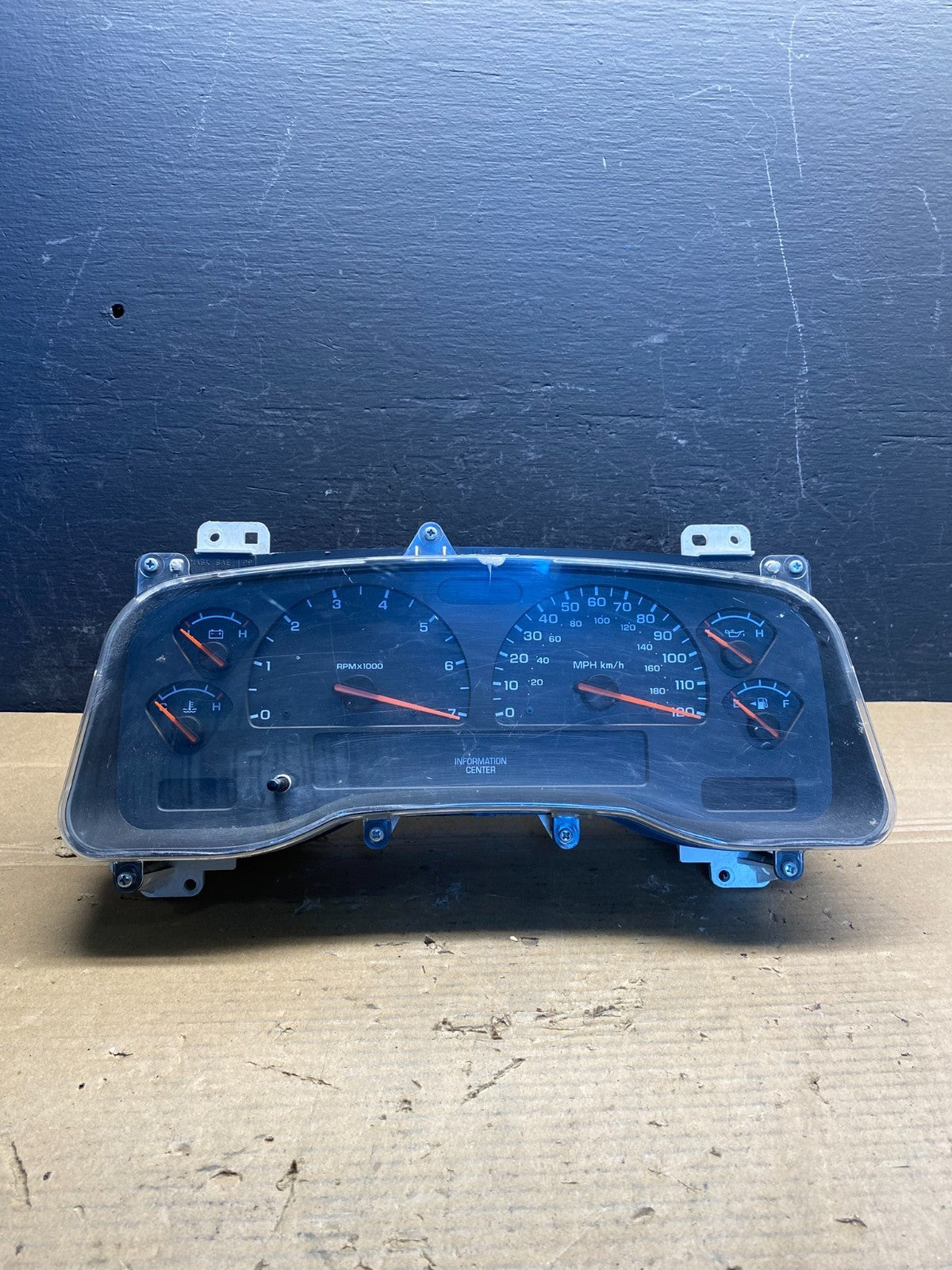 2003 Dodge Durango 4.7L Speedometer Instrument Cluster Gauge AD6578 DG0