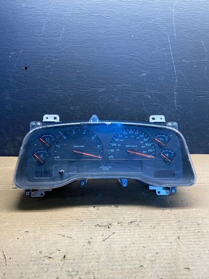 2003 Dodge Durango 4.7L Speedometer Instrument Cluster Gauge AD6578 DG0