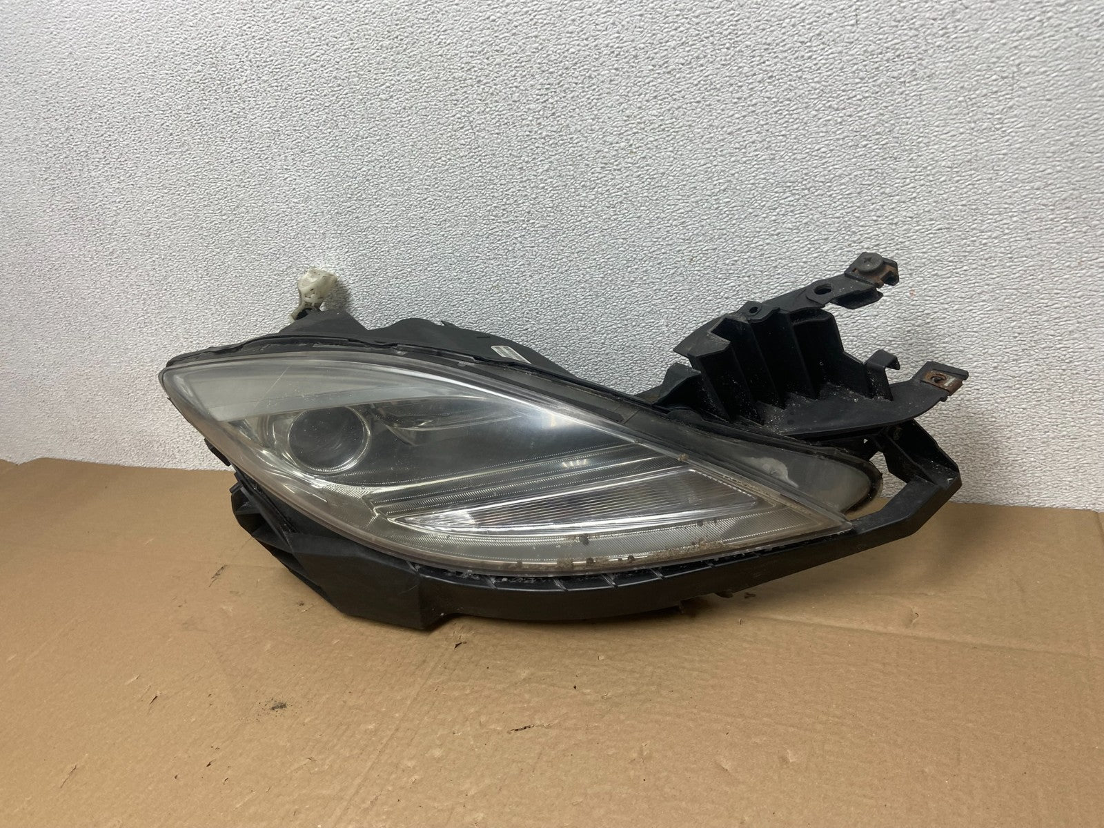 2009-2010 Mazda 6 Right Passenger Side Halogen Headlight Oem AB6129 DW1