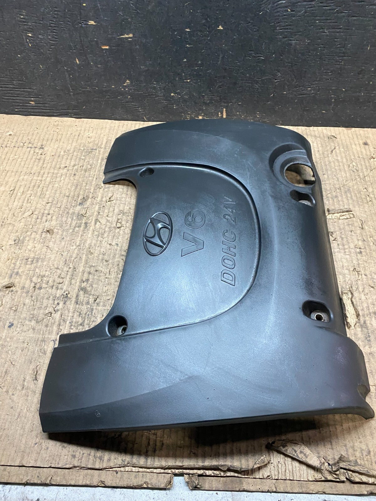 2002 to 2005 Hyundai Sonata 2.4L Engine Trim Cover N3133 PS3