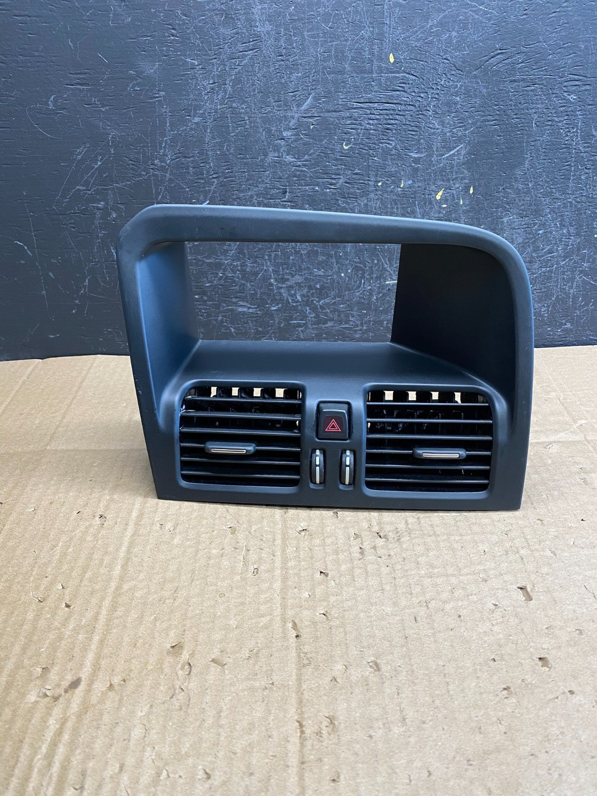 2010-2017 Volvo XC60 Radio Screen Bezel Center Dash Vent Hazard Switch ac9470 DG0