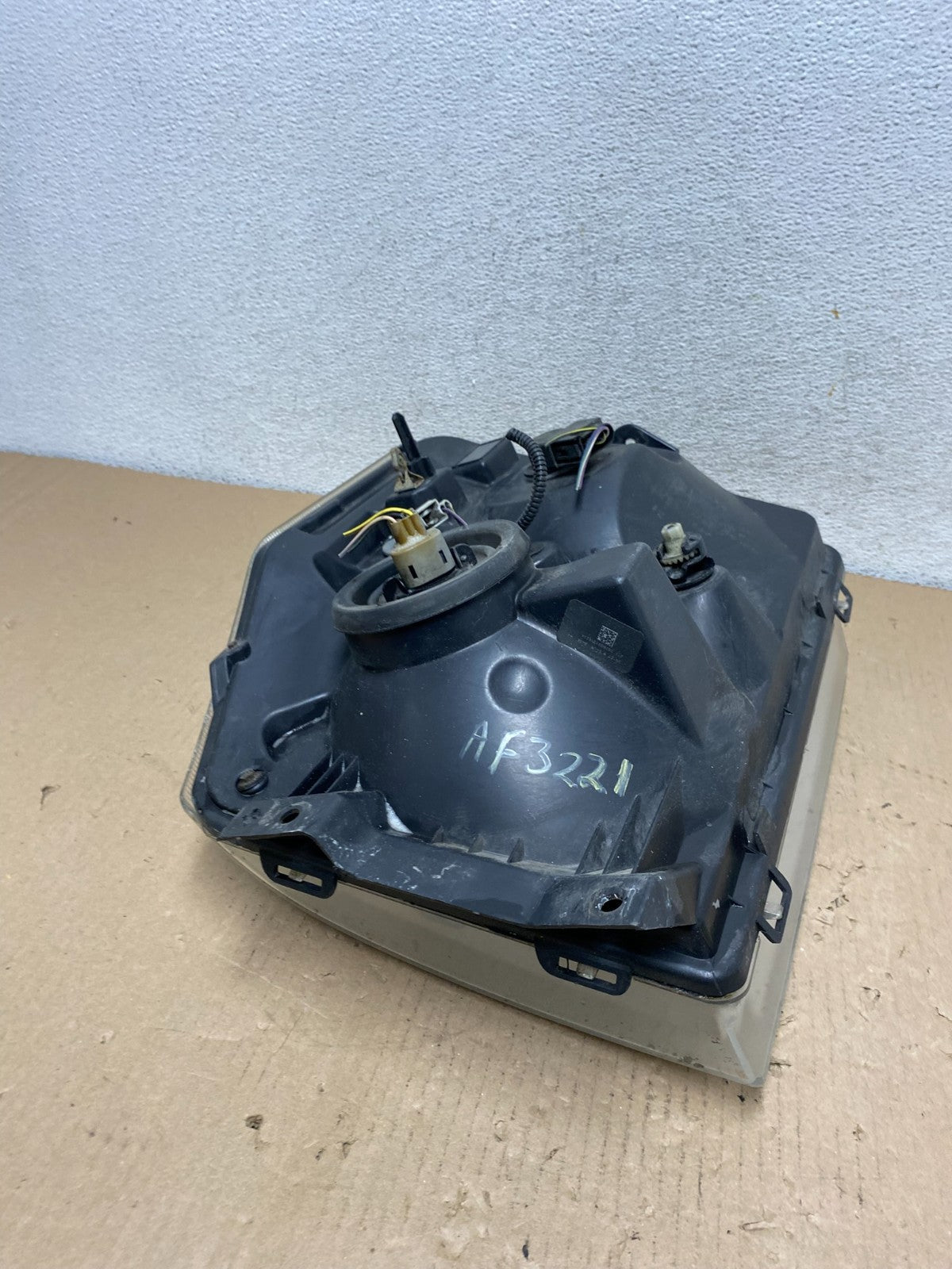 2008-2014 Ford Econoline E150 E250 E350 Left Driver LH Headlight AF3221 DW8