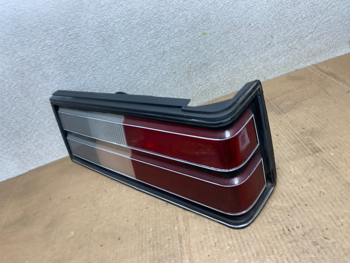 1984 1985 Ford LTD Passenger Right Passenger Side Tail Light AA64171