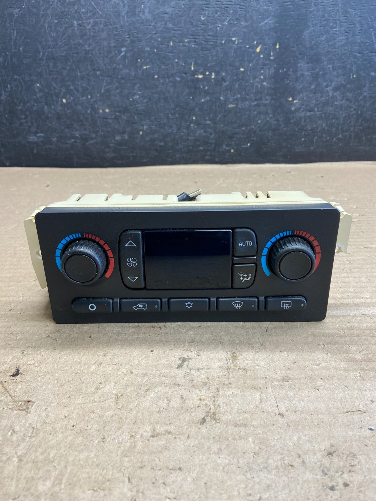 2003 to 2006 Chevrolet Silverado HVAC Heater Climate Control Module ah3738 DG0