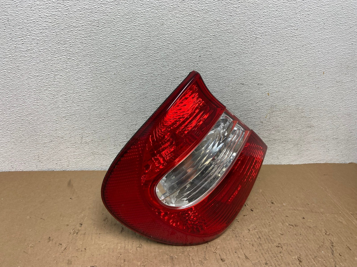 2002 2003 2004 Toyota Camry Left Driver LH Side Tail Light AD8778 LK2