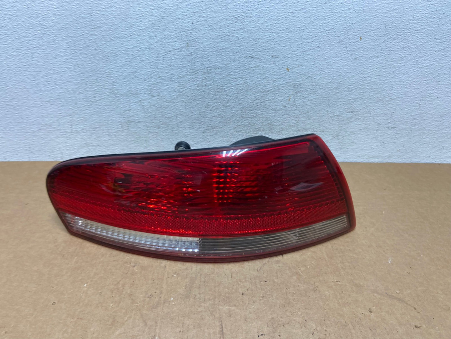2001-2006 Chrysler Sebring Convertible Left Driver LH Tail Light AD6161 LK0