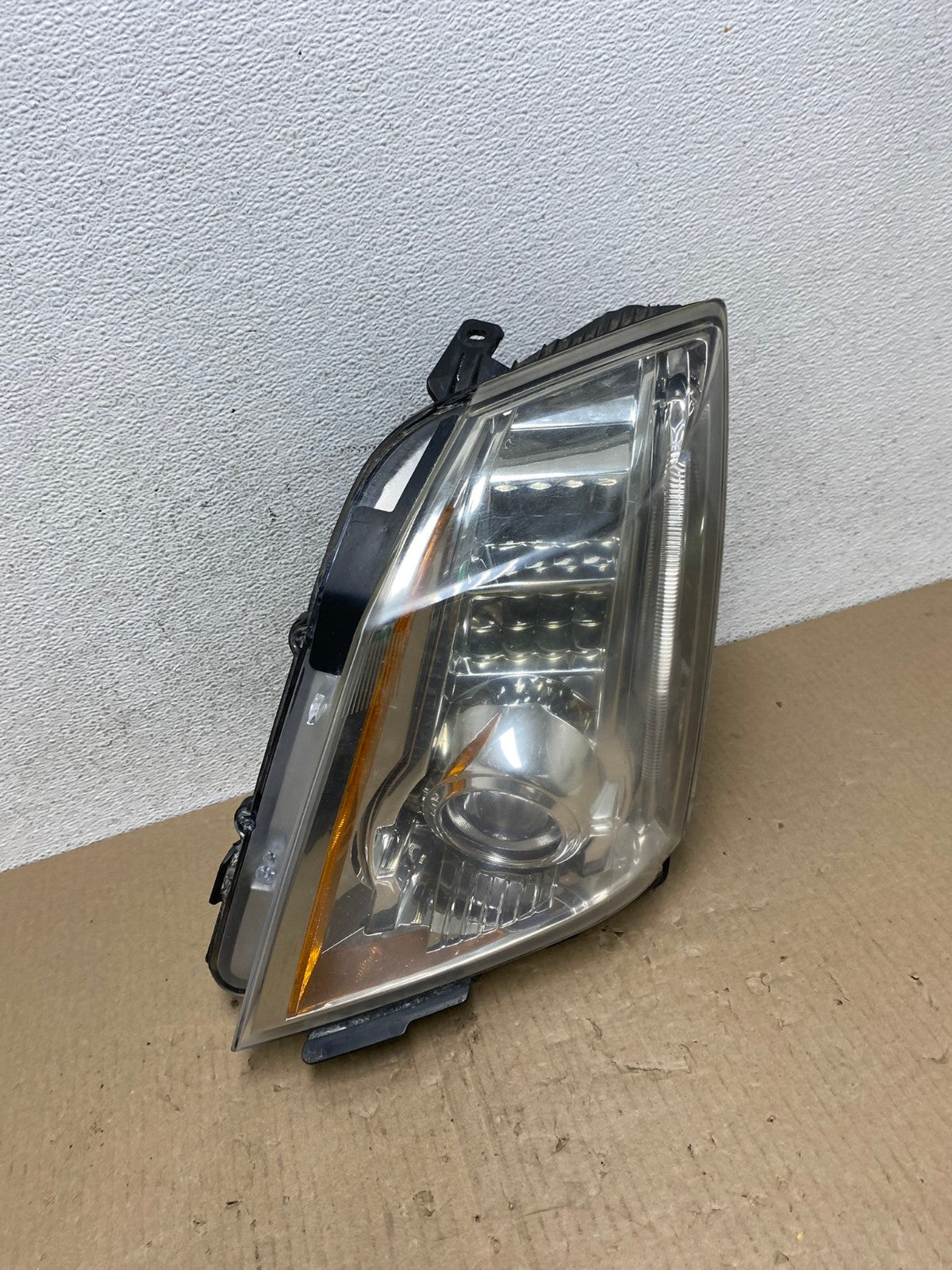 2008 to 2014 Cadillac CTS Left Driver LH Side Xenon Headlight AE9638 LK2