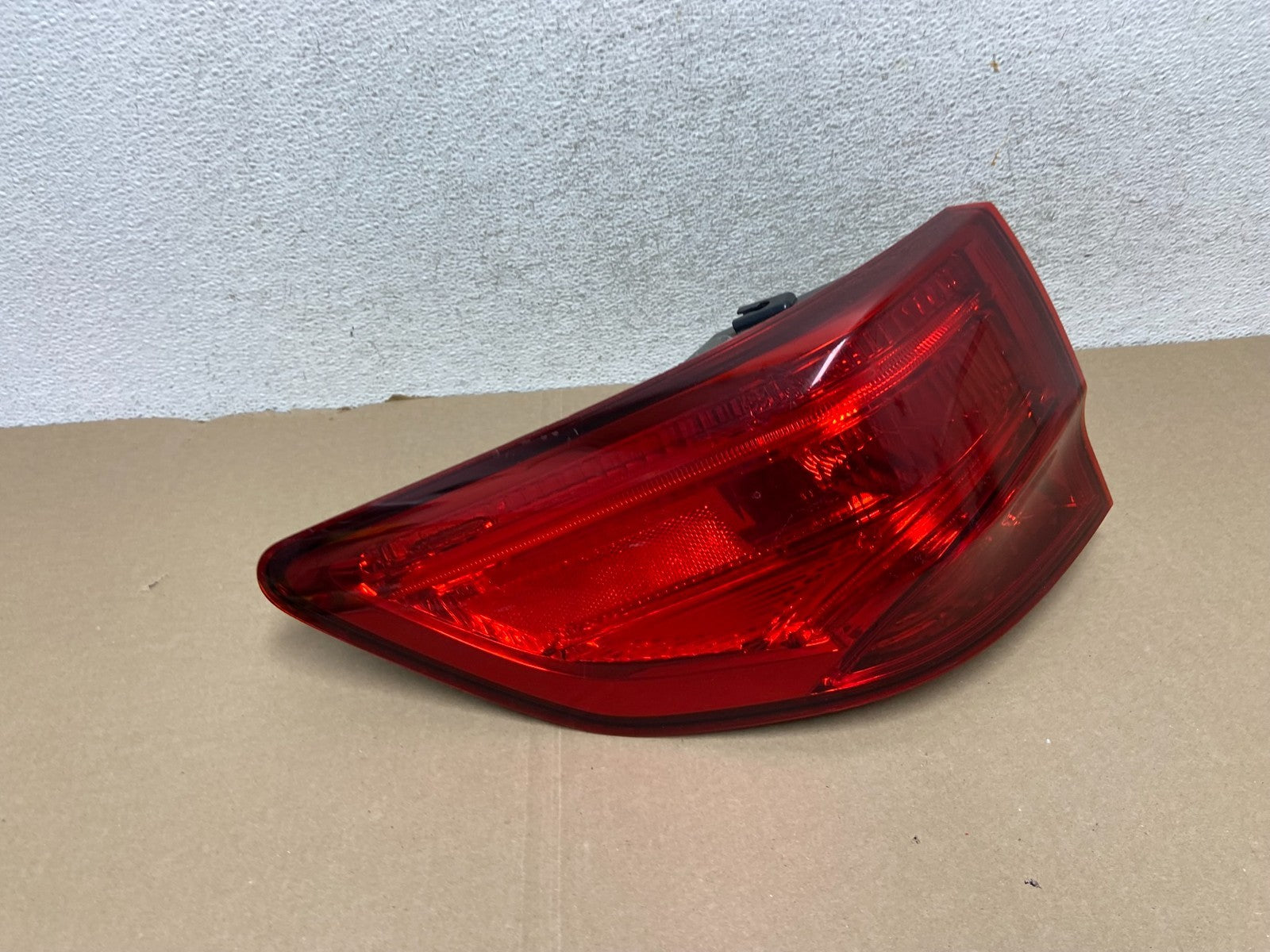 2014 to 2020 Acura Mdx Left Driver LH Side Tail Light AG6802 DW2