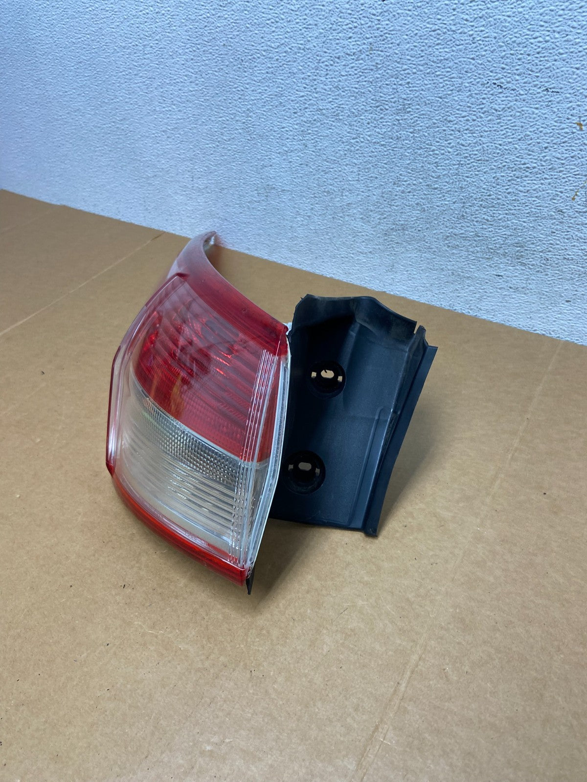 2013 to 2016 Ford Escape Left Driver LH Side Tail Light AD8888 DW1