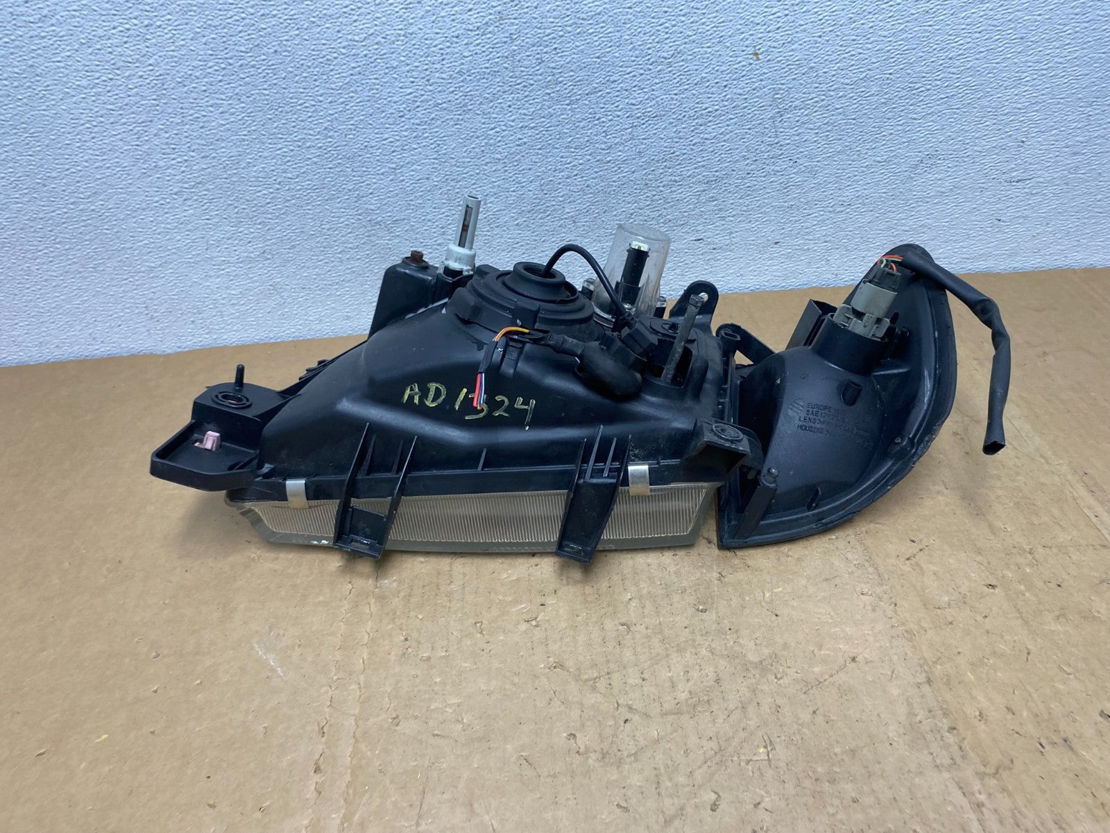 1999 to 2000 Subaru Forester Right Passenger Side Headlight Halogen Oe AD1323 DG7