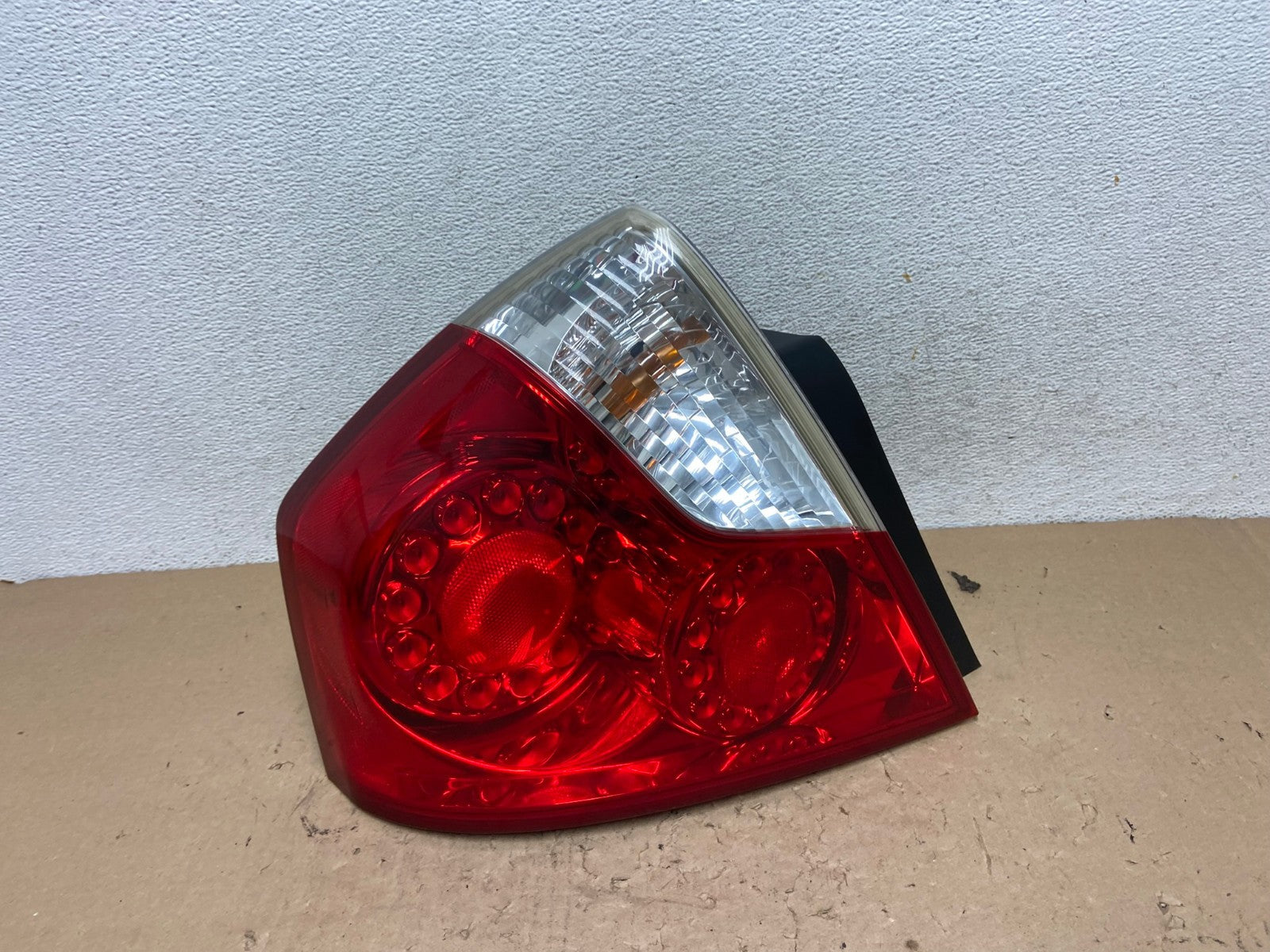 2006 2007 Infiniti M35 M35X M45 Left Driver LH Side Tail Light AG4471 LK0
