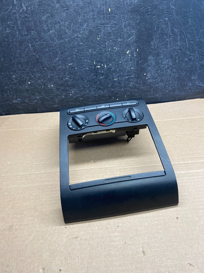 2004 to 2008 Ford F150 Radio Climate Dash Bezel Surround Black ag5067 DG2