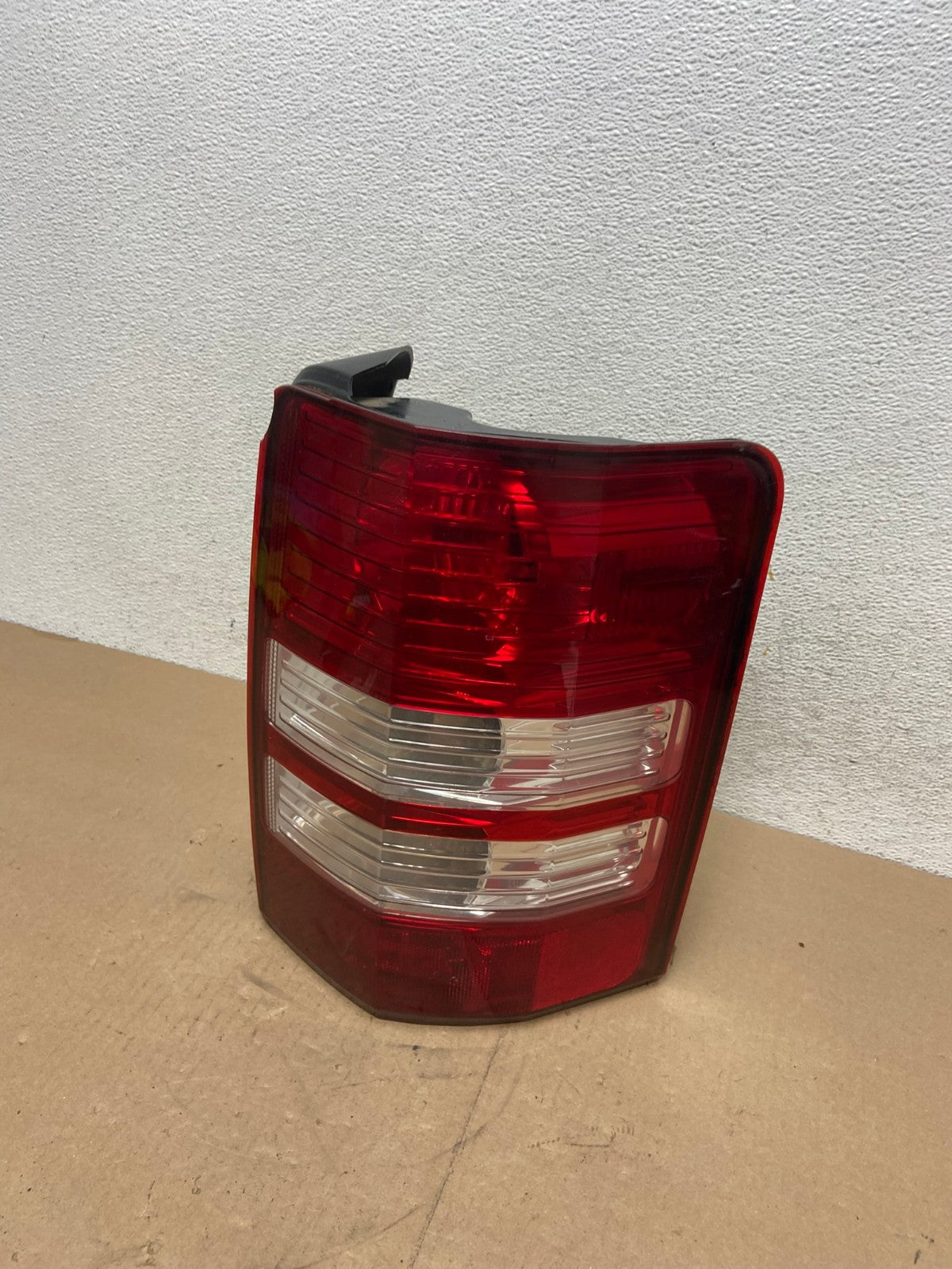 2008 to 2012 Jeep Liberty Right Passenger RH Side Tail Light AG4626 LK0