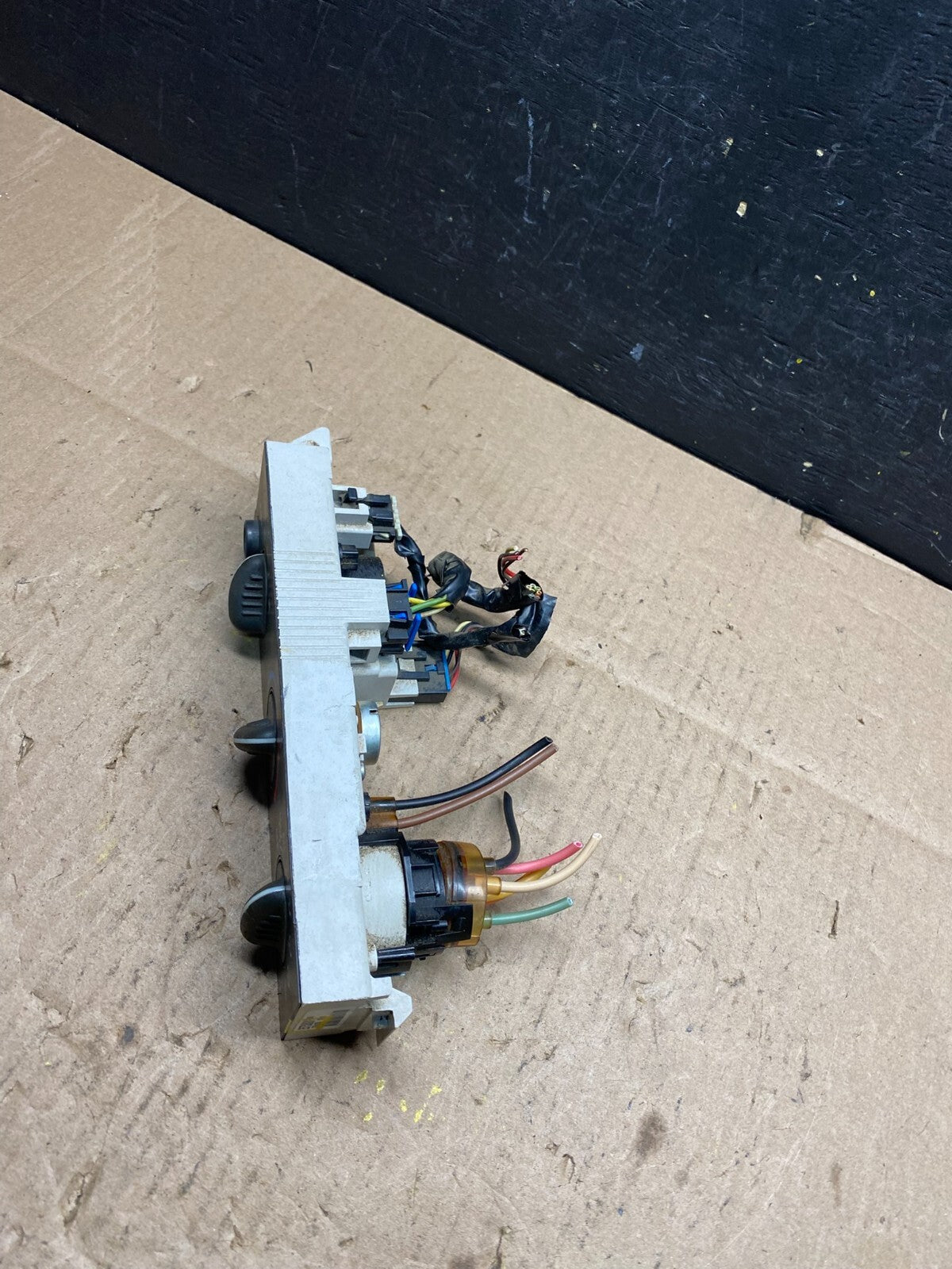 2001 - 2007 GMC Chevrolet Express 1500 Climate Control A/C M6539 DG3