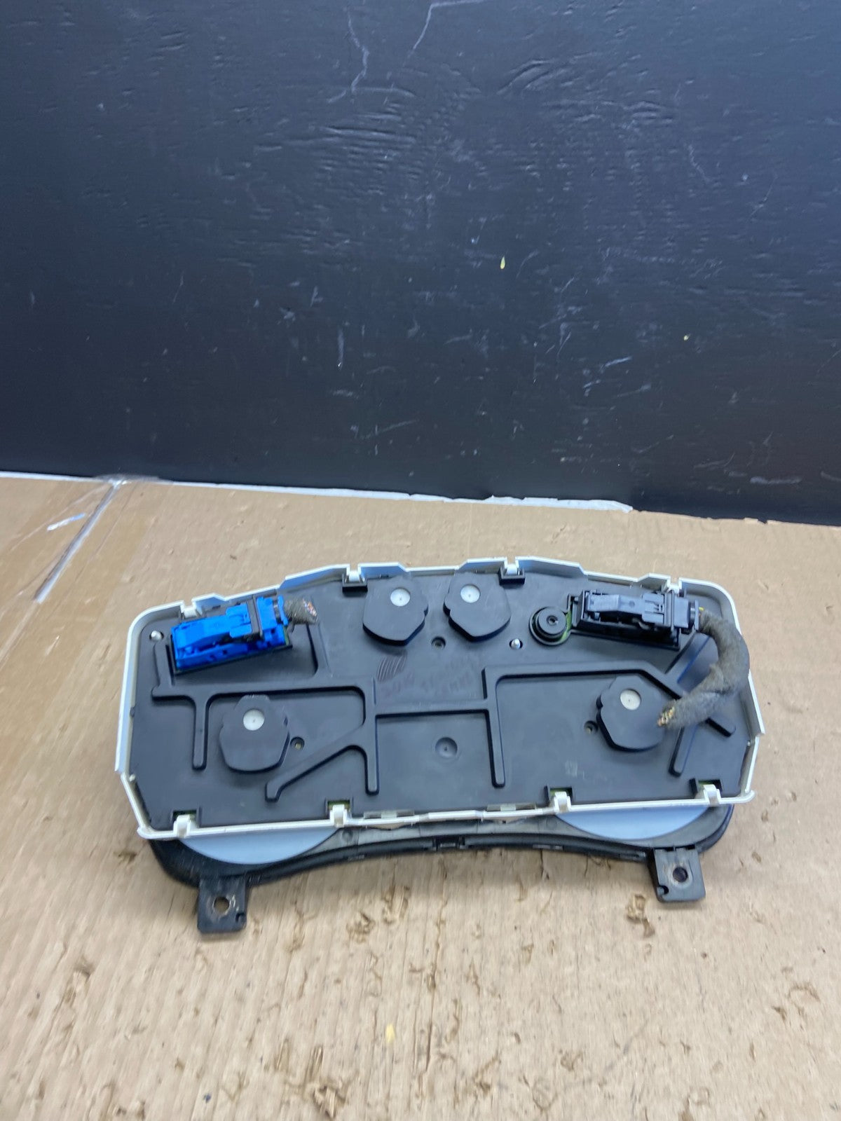 2011 to 2013 Ford Transit Connect Speedometer Gauge Cluster OEM ab5773 DG4