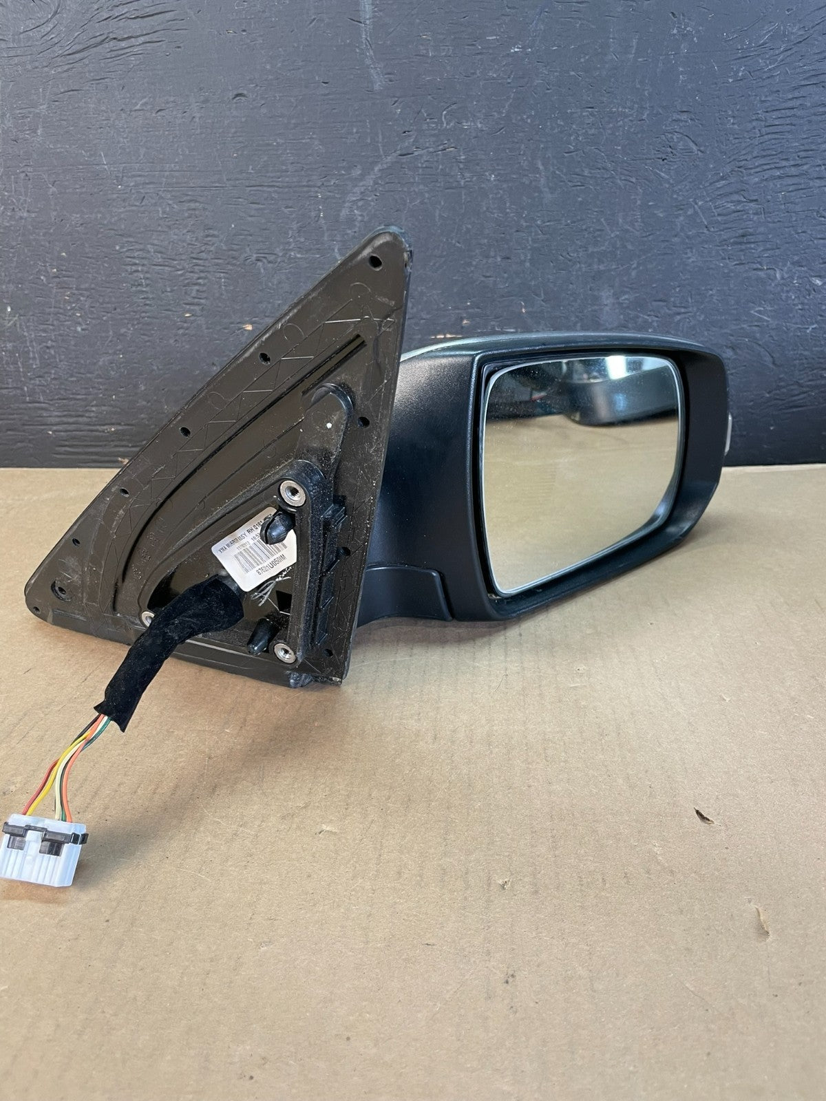 2011 to 2015 Kia Sorento Right Passenger Door Mirror Turn Signal AD5546 DW5