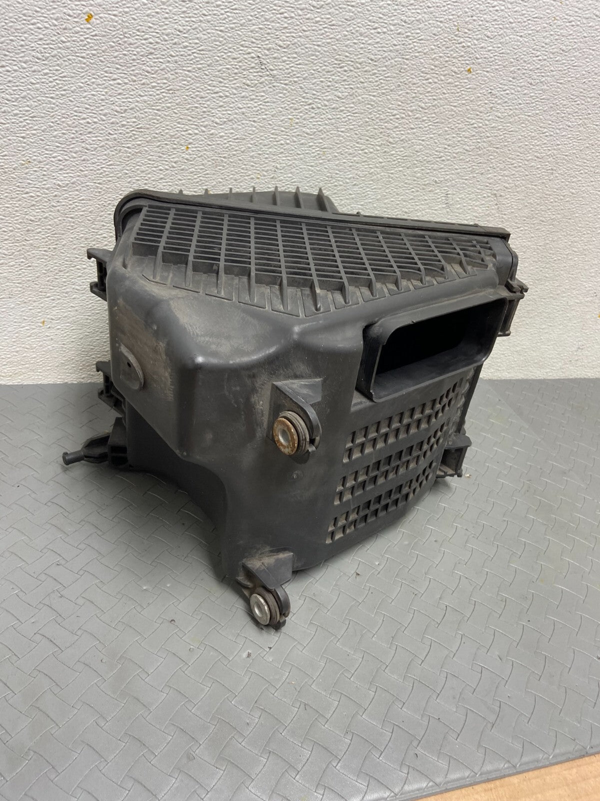 2013 to 2015 Hyundai Santa Fe Sport Air Box Cleaner 28110-4z250 OEM A52564