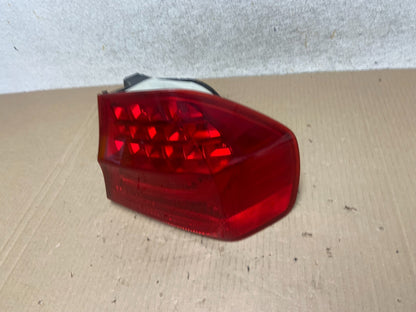 2009 2010 BMW 328i 3 Series Right Passenger RH Side Tail Light AI9502 LK1