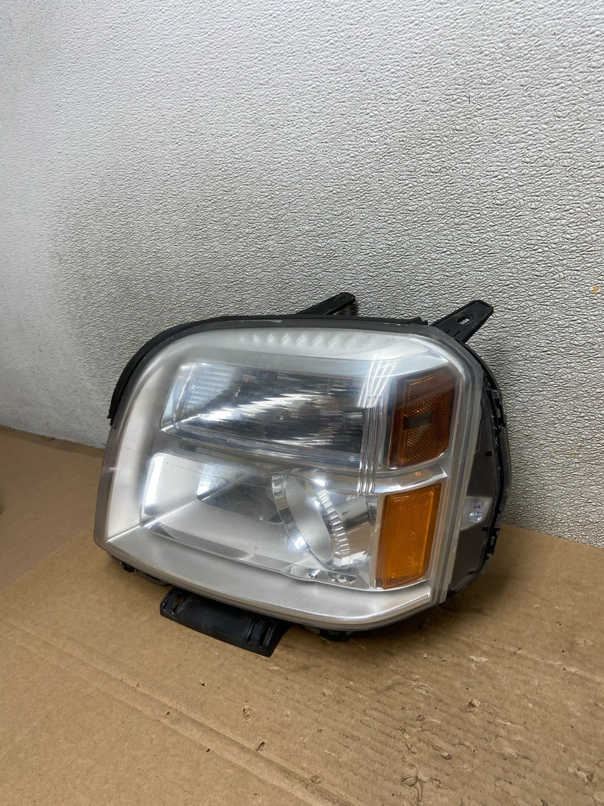 2010 to 2015 GMC Terrain Halogen Left Driver Lh Side Headlight AB4593 DW1