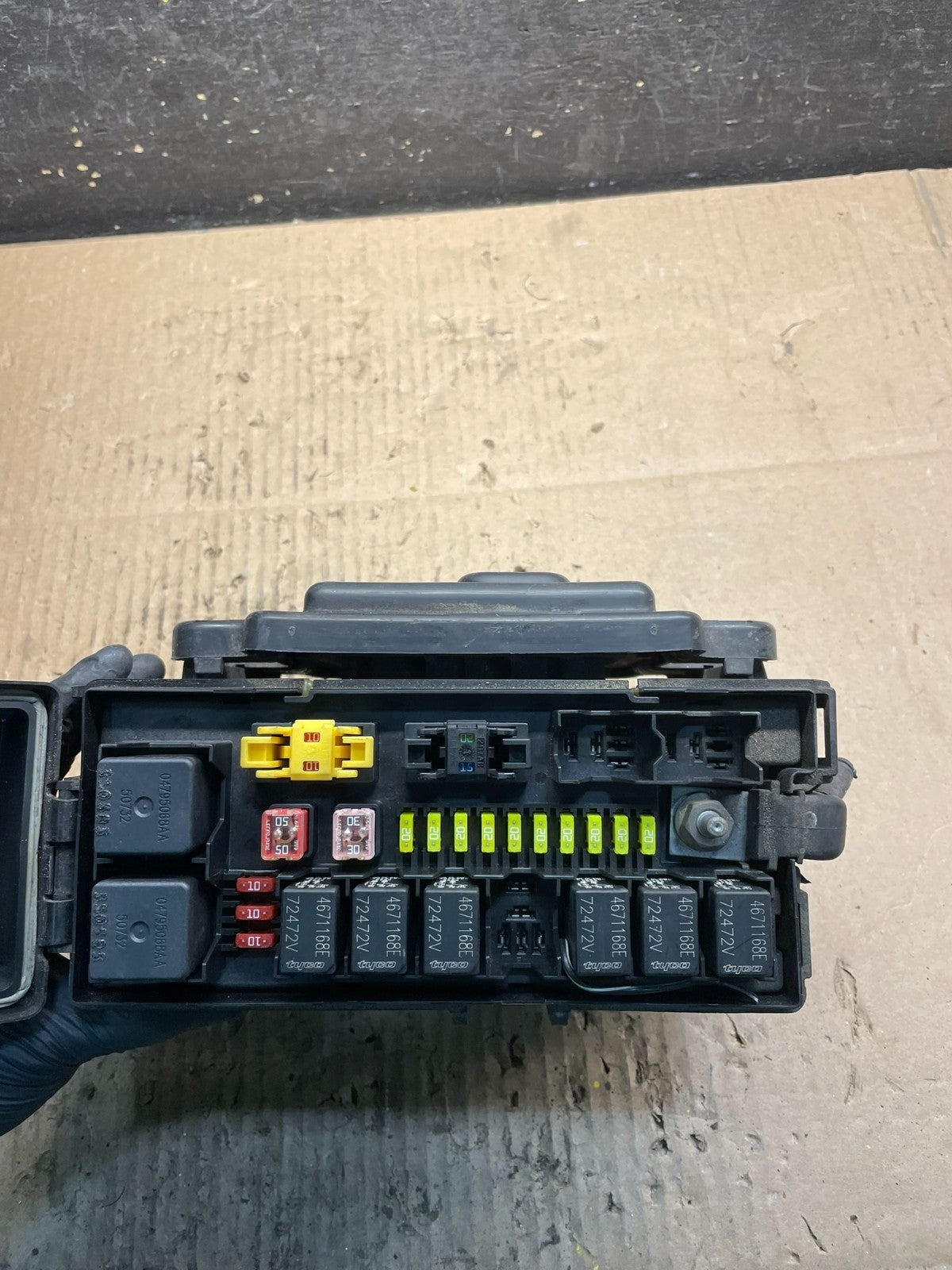 2006 Jeep Grand Cherokee Integrated Power Fuse Box Body Control Module u9040 DG5