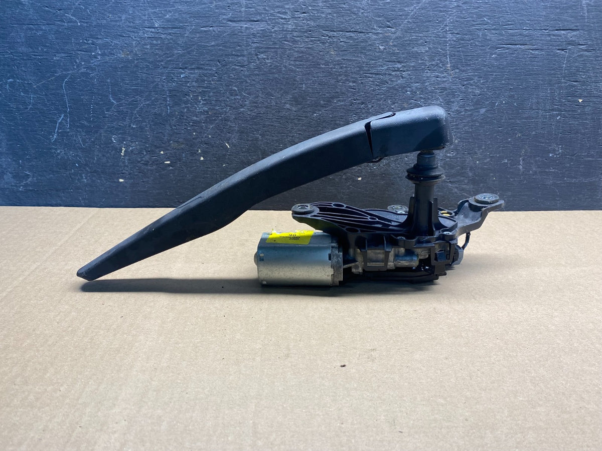 2011 to 2019 Ford Explorer Rear Windshield Wiper Motor AG9629 DG3